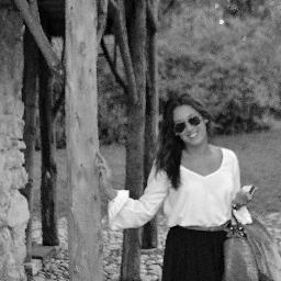 raqueltoribiof's profile picture. Canaria desde 1992. Estudiante de Derecho en la UC3M. Loca por las compras y por  el mojo picón.