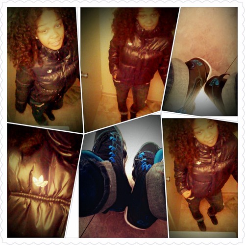 singlee BUT my HEART isss TAKEN,(: Go follow my blood siss @ ERORR123456 #LOVEmyy2/16/11(: