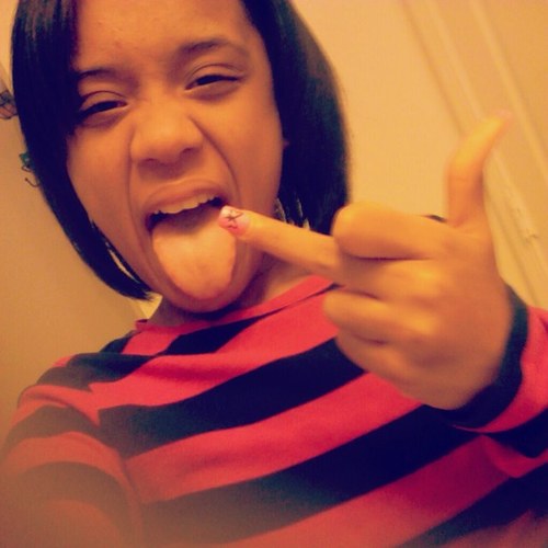 go head Lurk & click follow bitch 