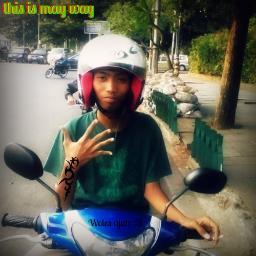 jika kita ada masalah maka tersenyumLah ..
dan orang yang kita sayang pergi jauh kita hanya bisa tersenyum .. !! dan mendoakannya !!!