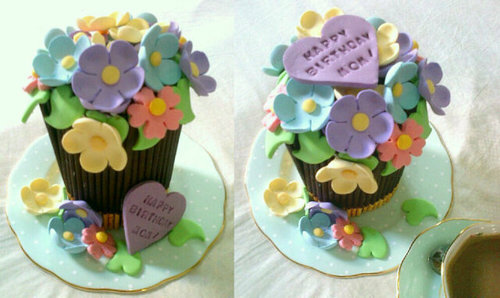 Specializes in Sweet & Baked goodness! CUPCAKES, WHOOPIE PIES, HIGH TEA, RAINBOW CAKE, CAKE POPS! Made-with-LOVE! SMS: 085888334774 BBM: 216D886A