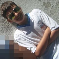 Como descrever um garoto estranho em uma simples bio de twitter? Voou tentar e.e' Corinthiano,  maniinho da @eaeisah_ , quer saber mais? seguee ae .