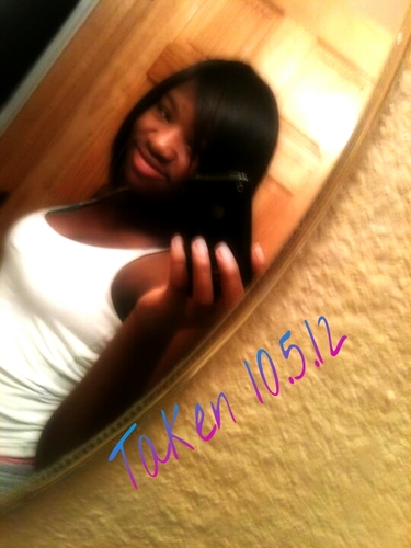 Im a cool nd chill girl i luv my babe nd i play alot of sports and im just hella cool nd chill hmu nd follow me pleez