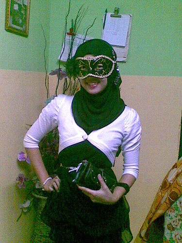 MosHi mOsHi..  _  FoLLoW mE AnD I'LL foLLOw YoU bACk.. JuSt FoLLow..NiCE tO mEet YoU 3