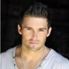 Hello, I am Robert Ben. I do Modeling. I also work on Social Marketing. You will find lots of fun things around me.