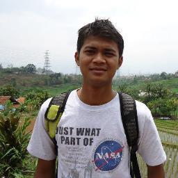 Orang yang tak kunjung pintar ini, akan terus belajar agar berguna bagi orang banyak.