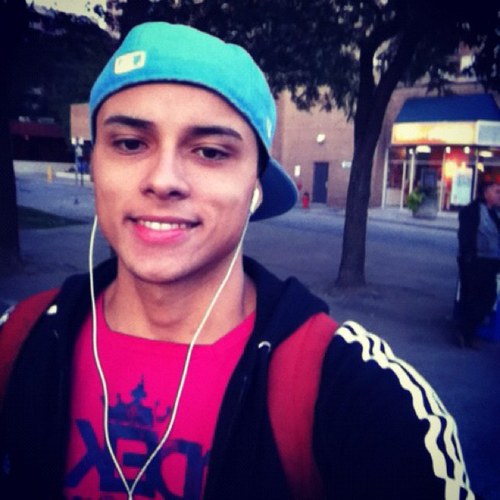 Tá no jeito de andar, no jeito de viver, ninguém pode mudar é meu jeito moleque de ser ♫ ;]