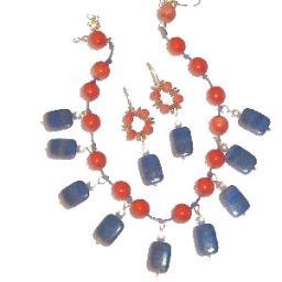 I am a Jewelry Designer who loves fashion, art, family, laughter and giving back to the community.