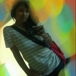 kata nyokap sih gw cantik, lucu, imuuuttt. katanya sih begitu. kalo kata loe????