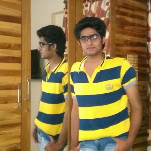 Khan232Sharukh's profile picture. 