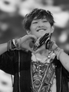 SHINee onewbot * chicken love !!