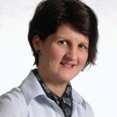 Tanja Schlattmann, 39 Jahre alt, Expertin für Marketing und Kommunikation. Leben Sie im HIER und JETZT und haben Sie Spaß dabei.