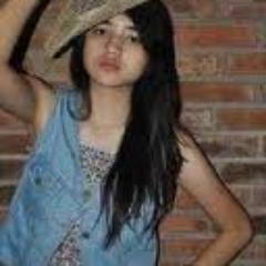 AnggiSari5's profile picture. little think !