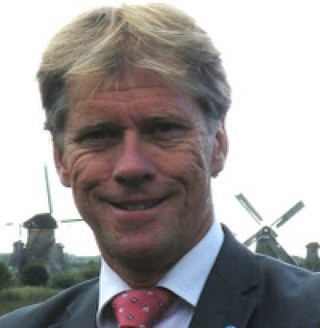 docent logistiek DaVinci college, raadslid gemeente Molenwaard, Marina, vier kids en aanhang, opa, pragmaticus, Oud-Alblas, Volleybalvereniging De Voltreffer