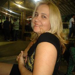 CANTORA E PANDEIRISTA, APAIXONADA PELO SAMBA.





 
SEJAM BEM VINDOS. Contatos para Show:7702-8624 ID:107*70369 DEUS ABENÇOE