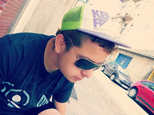 am the cousin @justinbieber,