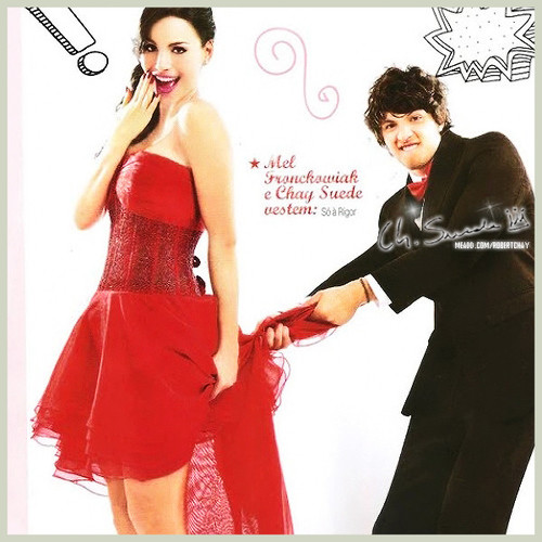 Em cada momento uma palavra,em
cada palavra um sentimento,em
cada sentimento um sorriso,em
cada sorriso você... @Melfronckowiak
