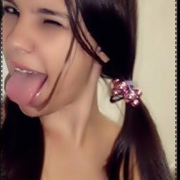 A Priiincesinha que não Nasceeu
Para ficar preza no casteelo, Maiss Sim para
Enfrentar A realidade Com a Cabeça Eguiida ~ ♥
Me segue amore!