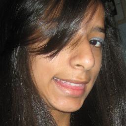 Se você se achar no direito de julgar alguém, lembre-se que você estará interrompendo o seu direito de ser inocente *-*