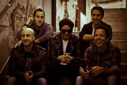 #simpleplan. i can't remember how i can't remember why i'm lying here tonight
