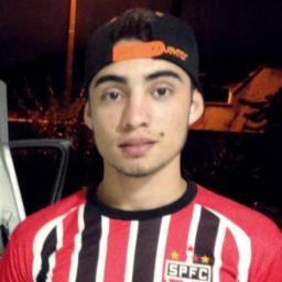 - Posso ser alguém ou ninguém, depende pra quem.    