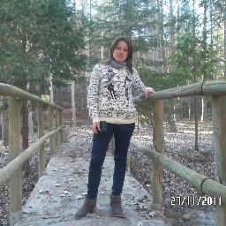 laurasantosrech's profile picture. sonríe aunque estés triste, más vale una triste sonrisa que la tristeza de no volver a sonreír.