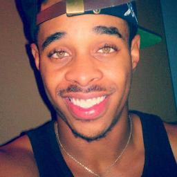 real niggas do real thangs baby http://t.co/T5KV4B2A