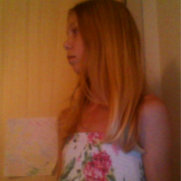 therese9846's profile picture. 