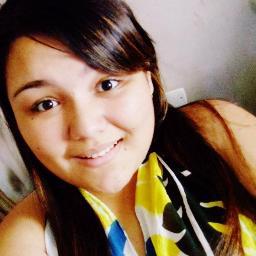 Você não precisa ser a mais bonita, nem a mais bem vestida. Se você confiar em sí mesma, todos vão te notar. (: