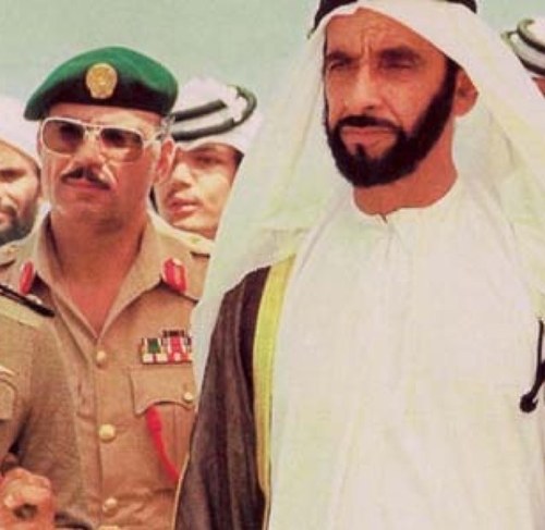 - من عاد مريضا او زار أخا له في الله ناداه مناد أن طبت وطاب ممشاك وتبوأت من  الجنة منزلا