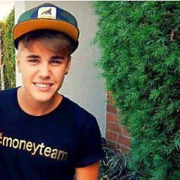 “Keep smiling, because life is a beautiful thing and there's so much to smile about.”  
 Follow me and I'll follow BACK. ♥
   __BELIEBER&DIRECTIONER__