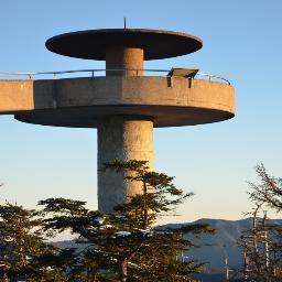 Enjoy Clingmans Dome, highest and most accessible peak in the Smoky Mountains. Just watching the sunrise.  #clingmansdome http://t.co/TKxDHrCCX3