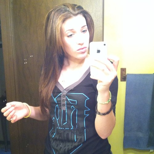 I'm Rachel ♡ Take me as I am or watch me as I go.
