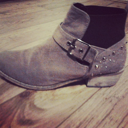 Fashion4Ireland's profile picture. Fashion4Ireland - where u can find tips for all styles and weather! An Offaly girl studying in Limerick who 3s fashion. Check the blog out! X