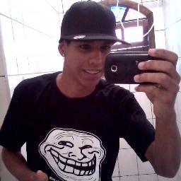 Primeiro fã clube do PrEtInHo cOnQuIsTα..Ta eu confesso eu amo ele sim e dai se não gostou vaza!
Ask:http://t.co/wyiegIJx bejinhs tamo junto *--*