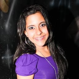Aqélα q sorri qdo estα triste,
αqélα qê tem poucos αmigos de verdαde, mαs todos qê tem pode confiαr.  Seguee ?! Sigo de volta [=
