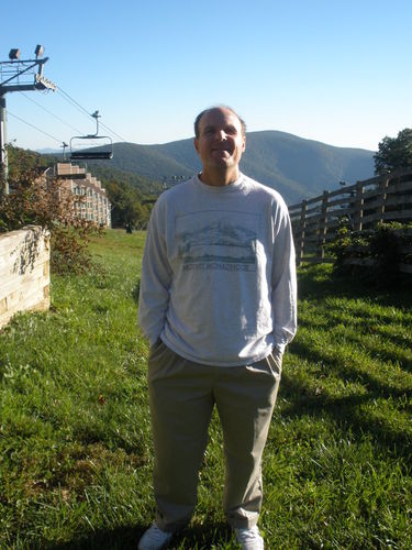 I am a real estate investor and online marketer. I am looking to mastermind with others.