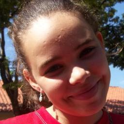 Amo make! 
Recomendo http://t.co/QUN1Y3Fw
e muitos outros!
Amo rock e Odeio funk mais respeito quem gosta!
Essa sou eu resumida em 160 
Ufa!!!!