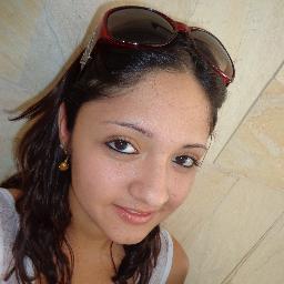 Estou sem tempo para odiar quem me odeia. Estou ocupadíssima amando quem me ama !  ;)