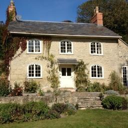 Rock Cottage, Niton is a 3 Bedroom, self catering holiday cottage on the Isle of Wight available for weekly holiday let or short breaks (sleeps 6)