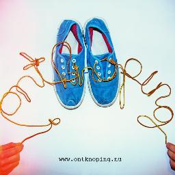 Te gekke fridaynight @AmsterdamRoest. Entree? Je oude schoenen! Partner @HumanaNL, Tweets door @onnobossen