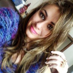 ''Não sou de demonstrar sentimentos, mas sou cheio deles. Eu sofro em silêncio, amo com o olhar e falo por sorrisos''