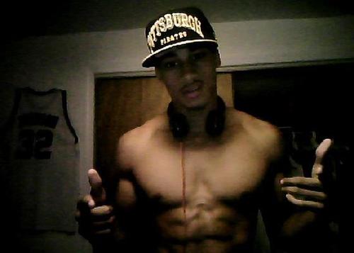 not a big fan of twitter .... just trying to get some shit right ! #TeamLeo #Single