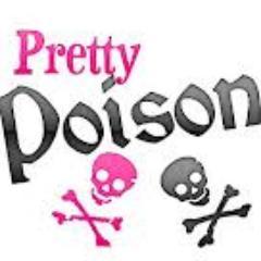 FOLLOW ME! real name is sofia/ i play GUITAR/ready to ROCK/really luv ONE DIRECTION,PARAMORE,JONAS BROTHERS,PINK and SIMPLE PLAN.....CLEAR?!?!