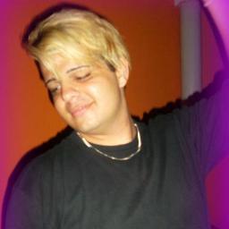 Oiii sou wellington é show..sou dançarino..amo musica, balada fazer amizades...Obrigado a tdos pelo carinhos..Bjusss
