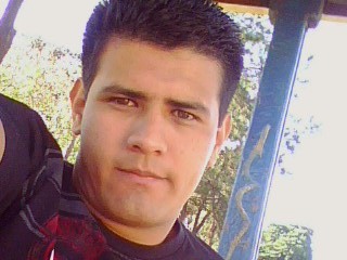 me chamo cristian gamarra tenho 26 anos moreno olhos cor mel fisico esportista estou a fim de fazer novas amizades