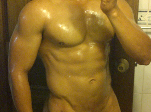 Hola ya ni tan nuevo aca en Twttr buscando conocer sin copromiso! Conocer gnte d Anzoategui y Falcon! SOY SELECTIVO! Gracias! En Colinas d Neveri!