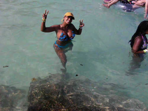 angelyainara's profile picture. 