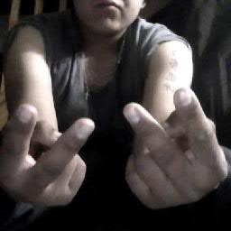 bueno me llamo mattias soy de chile me encanta el futbol *-* y amooo los tatuajessss *-* ai siganme y los sigo  *-* so keren  i esoo wjioajoiajaioajioajxd