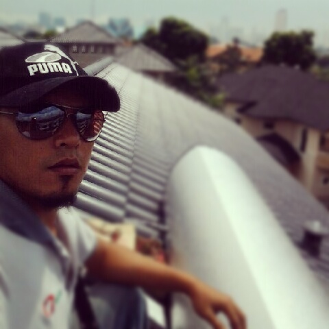 AdyMH510's profile picture. simple....happy...